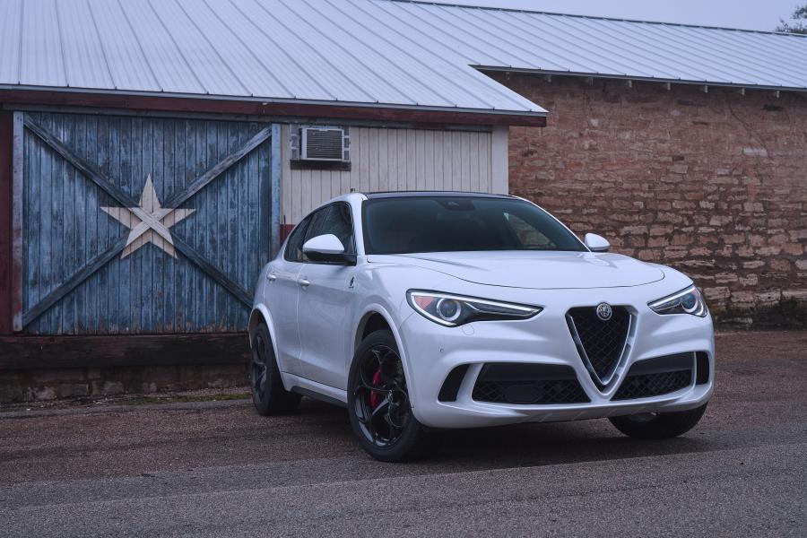  Alfa Romeo Stelvio Quadrifoglio (949) 2018 года  (NA) (фото 29 из 40)